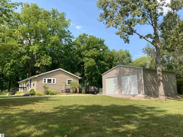 662 W Heath Rd, Rose City, MI 48654