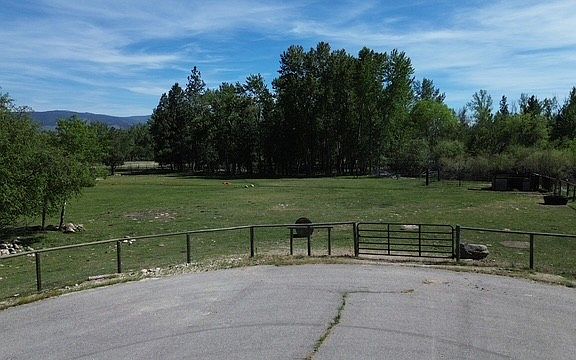 2nd image of 990 Timber Point Ln