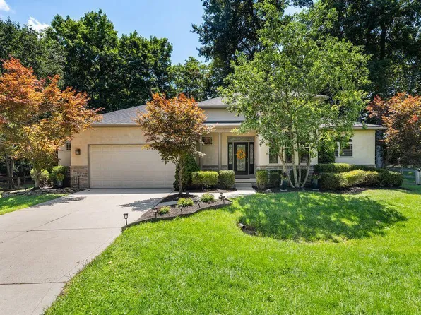 39 W Hiawatha Dr, Powell, OH 43065