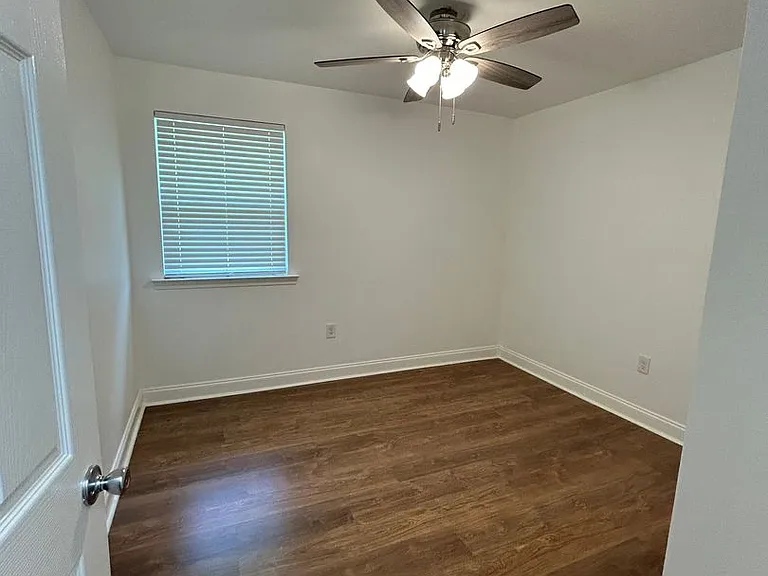 2080 Jerlyn Dr — Photo 10