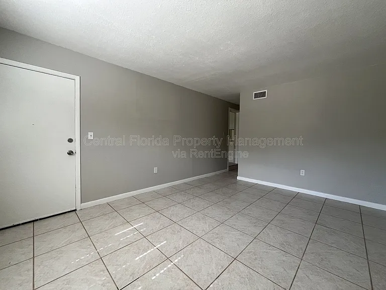 1510 Altaloma Ave #B — Photo 4