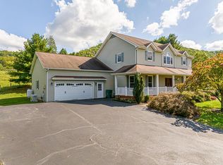 19422 Stirrup Dr, Abingdon, VA 24211