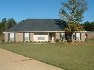 216 Fox Meadow Ct, Terry, MS 39170