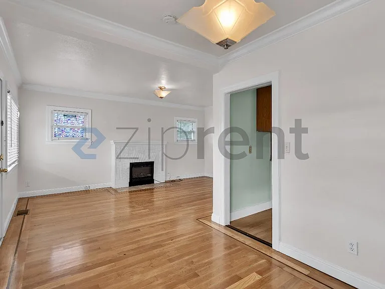 8521 Dowling St — Photo 5