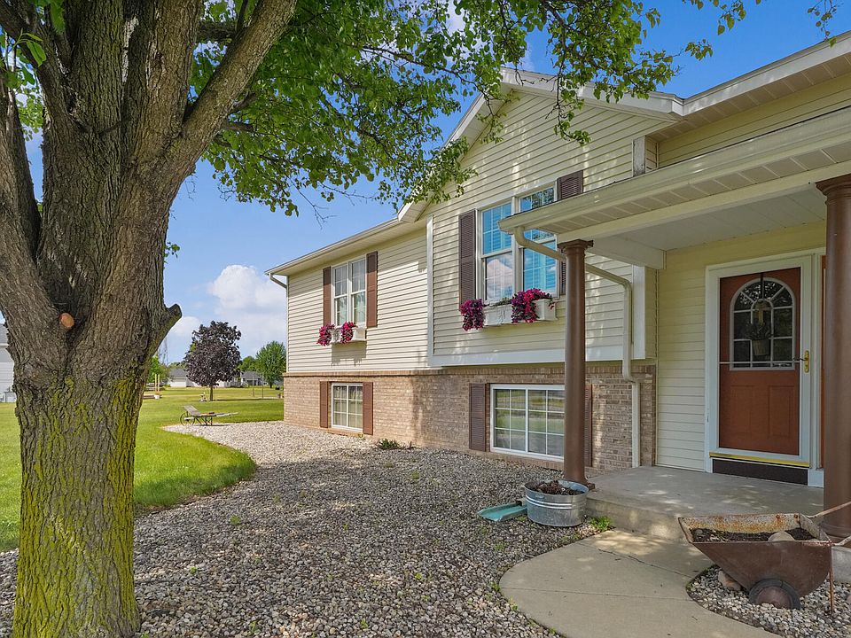 1st image of 1180 Oxbow Dr