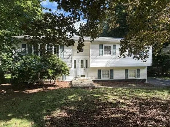 6 Bell Ct, Airmont, NY 10901
