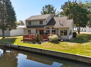 1210 Long Point Dr, Houghton Lake, MI 48629