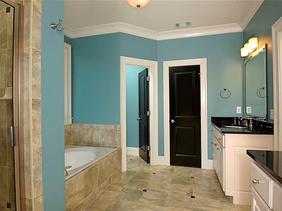 5th image of 2876 Bernard Way SE