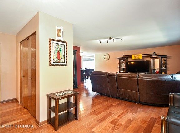 4th image of 10737 W Liberty Ave