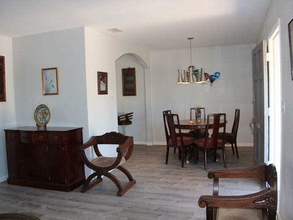 5th image of 4810 Loukelton Way #A