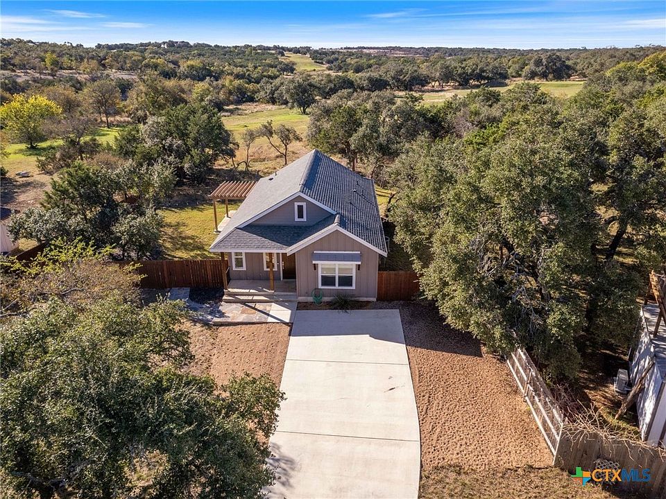 2nd image of 4 Round Bluff Cir