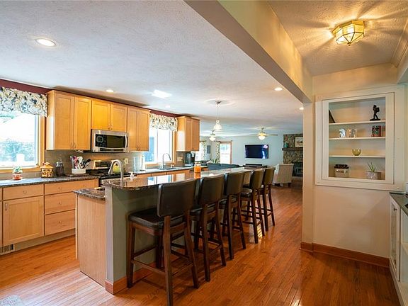 5th image of 4605 Walena Dr