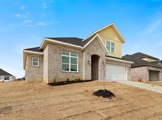 1040 Mammoth St, Centerton, AR 72719