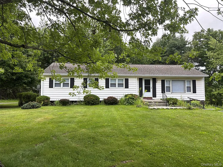239 Vineyard Ave — Photo 1
