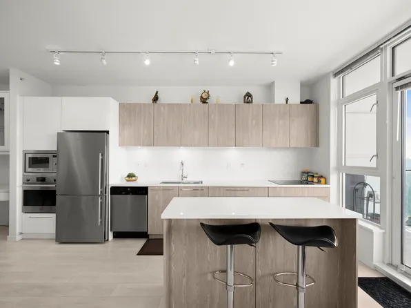 691 North Rd #1004, Coquitlam, BC V3J 0H9