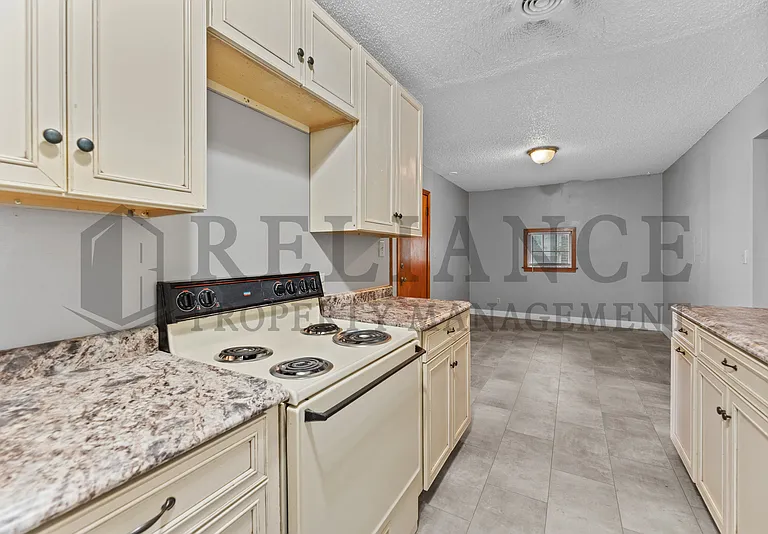 6114 E Rockwood Rd — Photo 11