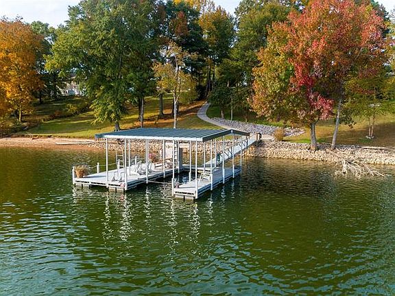 4th image of 127 Hickory Hill Dr
