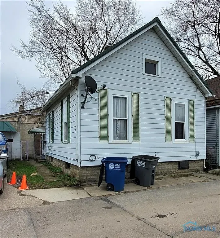 2 bed, 680 sqft, $1,100 — Photo 1
