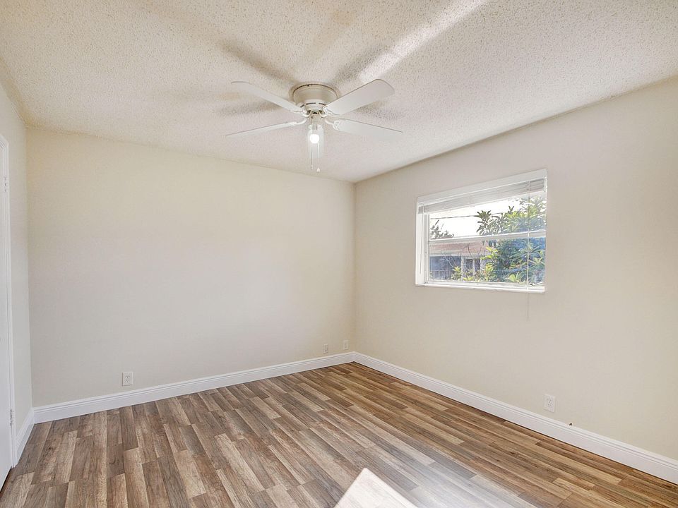 1st image of 1733 3rd Avenue N #24