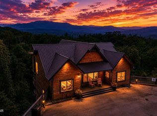 1529 Majestic Mountain Dr, Sevierville, TN 37876