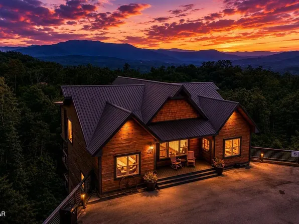 1529 Majestic Mountain Dr, Sevierville, TN 37876