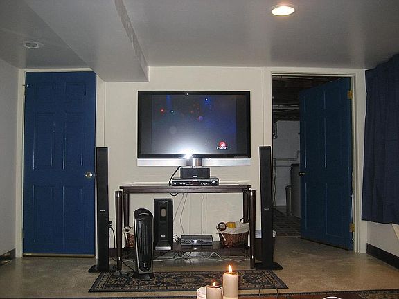 4th image of 411 Davis Ave