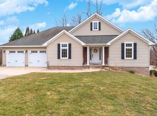 122 N Grimm Rd, Goodfield, IL 61742