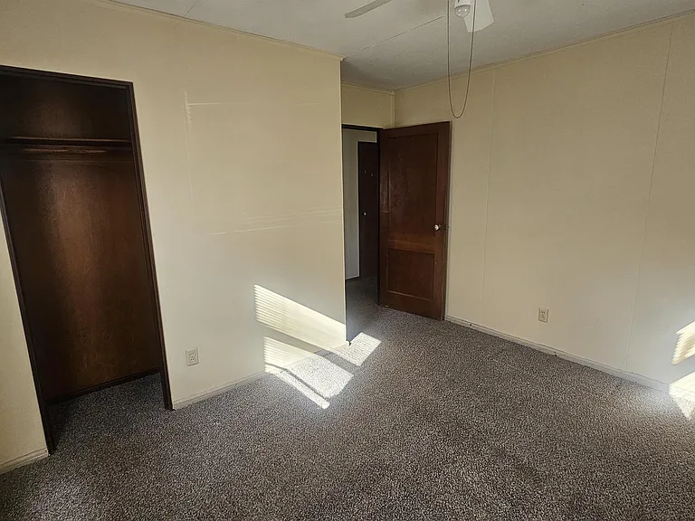 1041 S Yale St — Photo 6