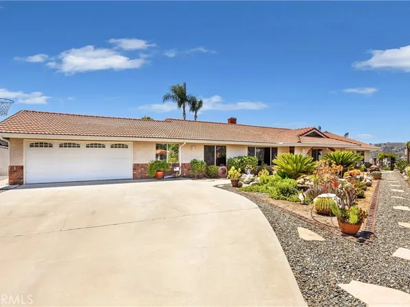 15845 Woodcrest Dr, Riverside, CA 92504