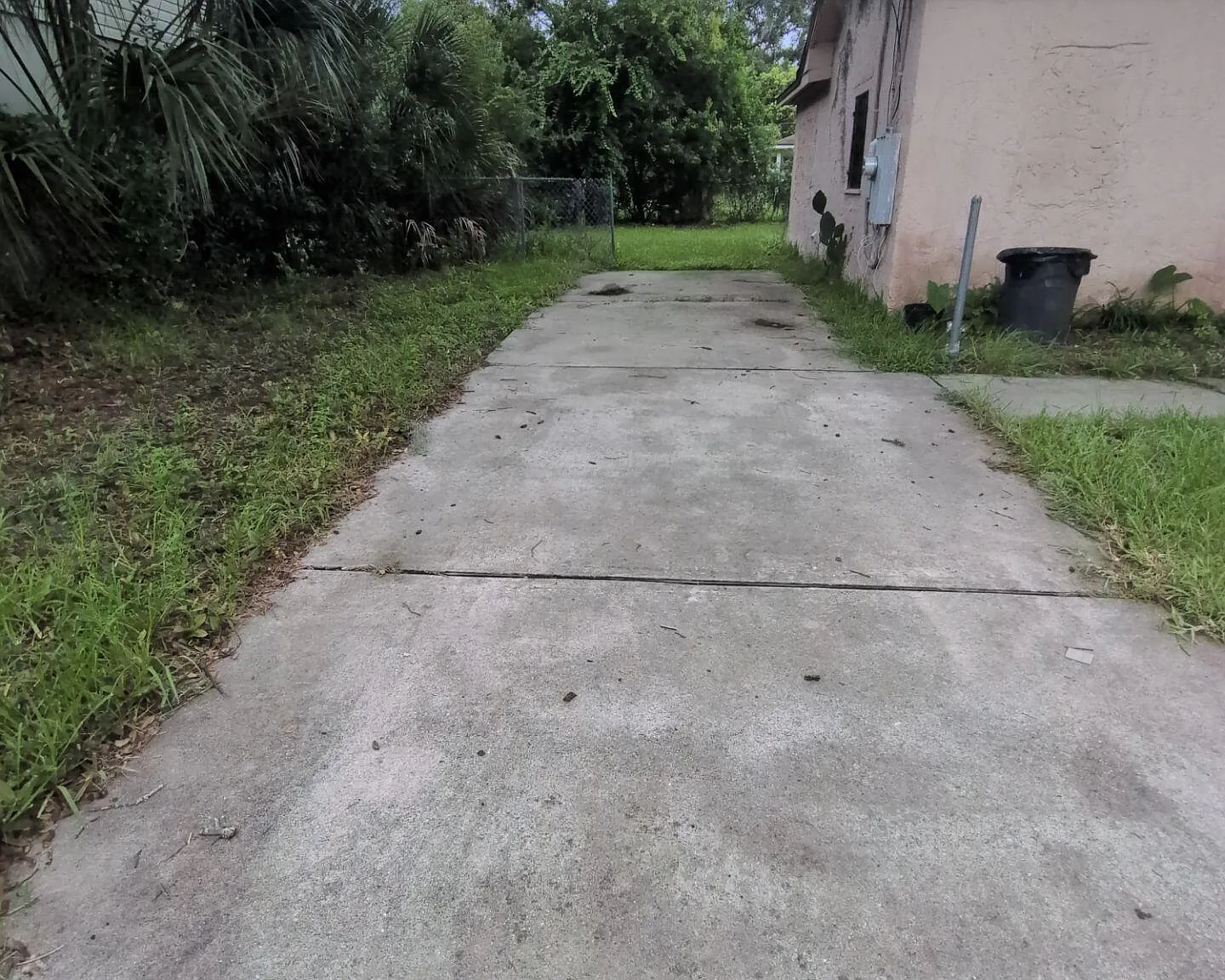 3 bed, 1.0 bath, 672 sqft, $1,099 — Photo 2