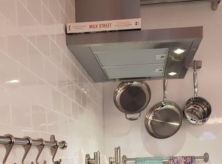 83 Locust Ave APT 412, New Canaan, CT 06840