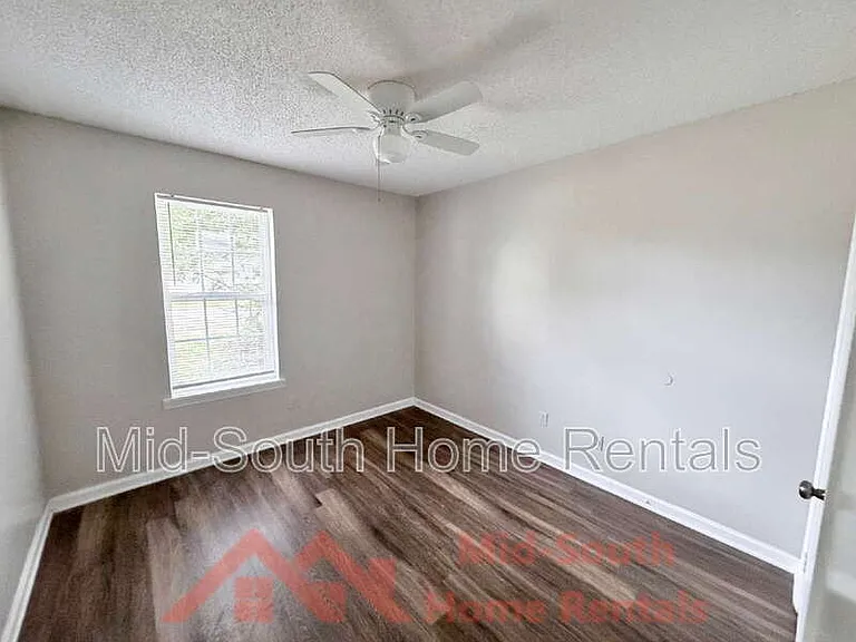 3829 Walsingham Dr — Photo 16