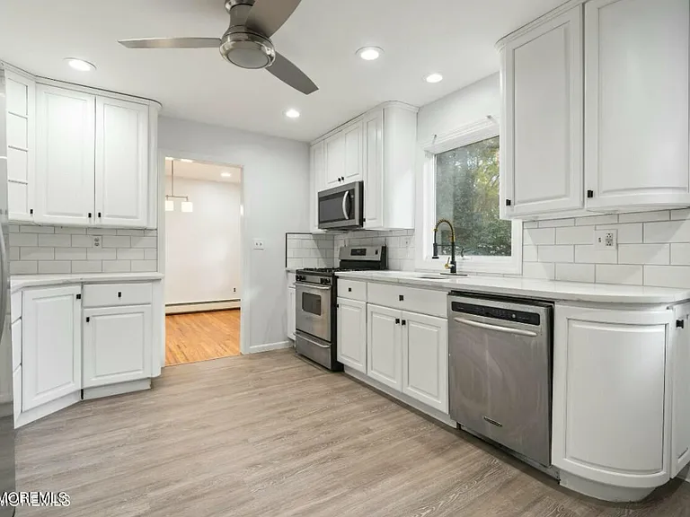 1025 Whittier Ave — Photo 12