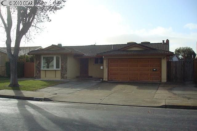 1st image of 32387 Claremont St