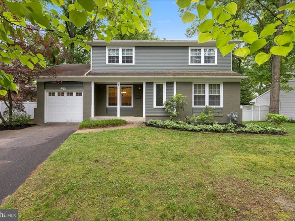 9 Cricket Ln, Cherry Hill, NJ 08003