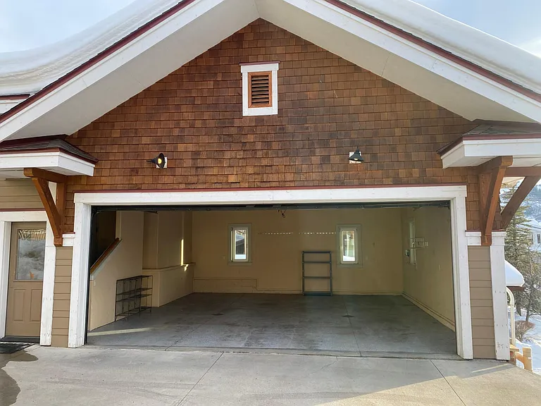 821 Broad St — Photo 59