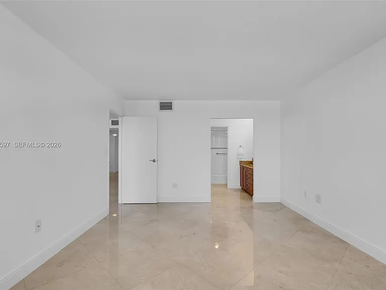 2333 Brickell Ave #1109 — Photo 20