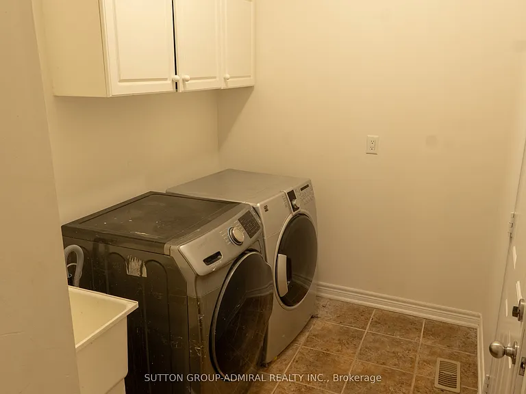 29 Wendelyn Dr #MAIN 2ND FLOOR — Photo 16