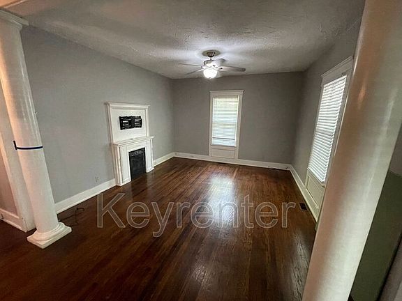 2nd image of 2615 Glenview Dr