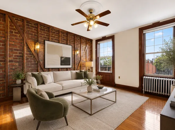 688 Manhattan Avenue image 1 of 5