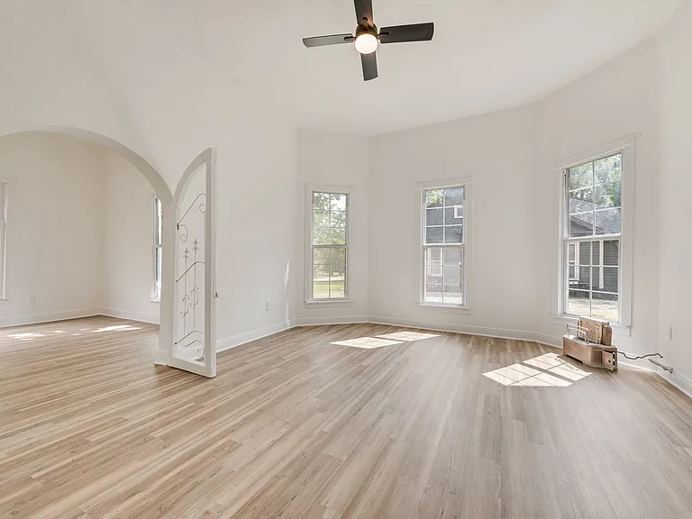 309 Poplar St — Photo 6