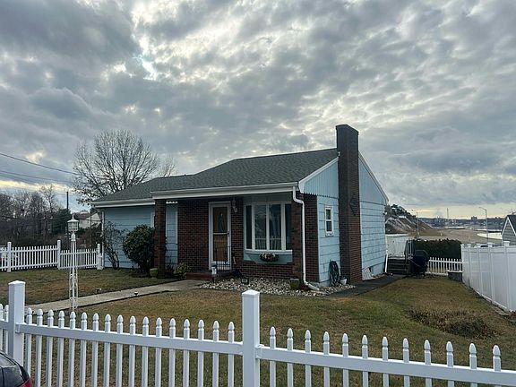 2nd image of 17 Beach Rd