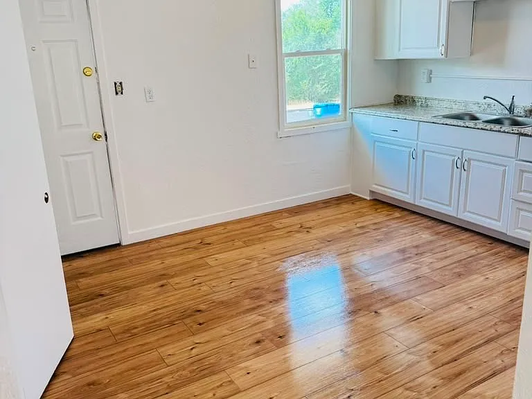 1411 NW Despain Ave — Photo 2