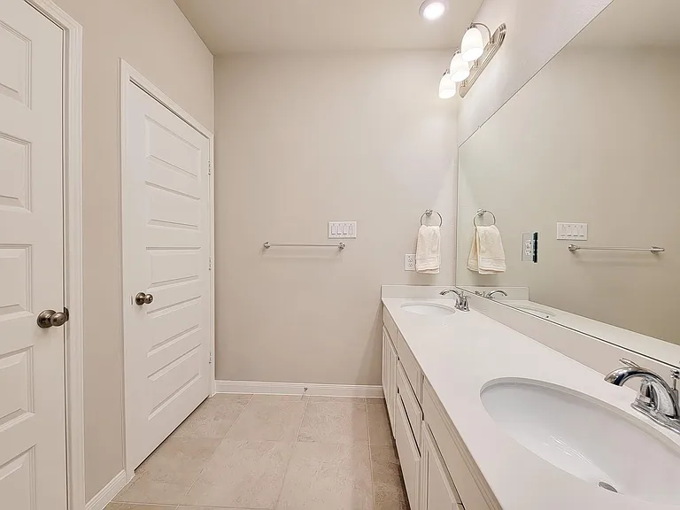 1510 Lakeline Oak Dr — Photo 36