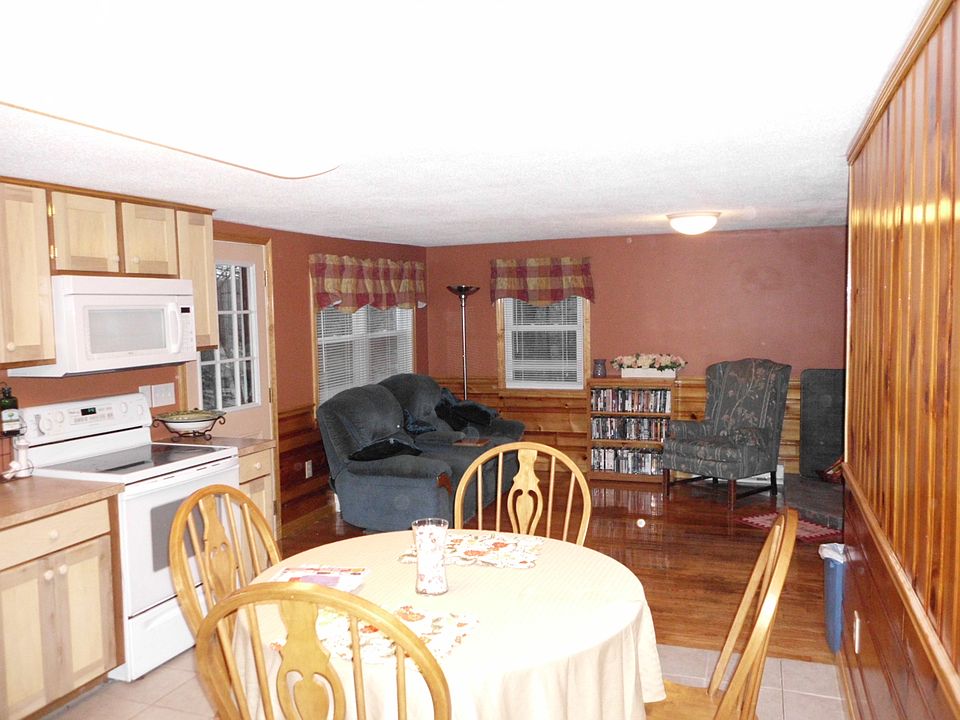 2nd image of 42 White Birch Rd