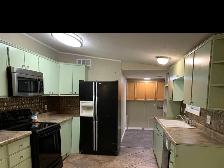 1000 Requin Ln — Photo 11