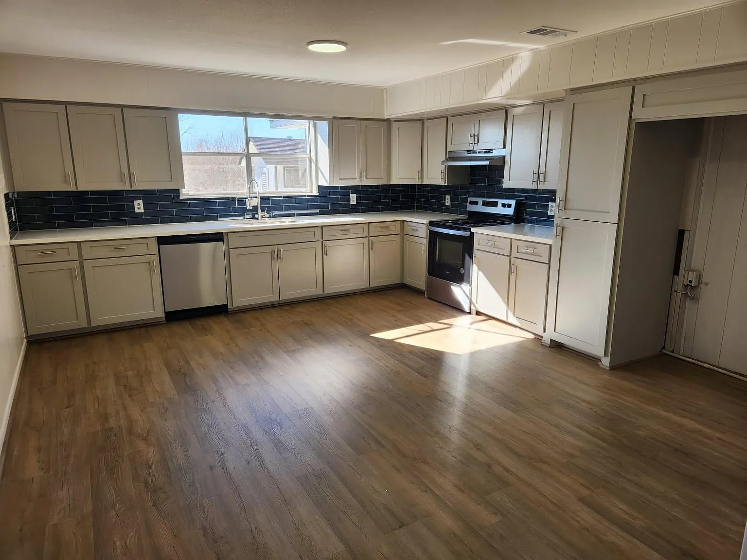 2 bed, 2.0 bath, 1565 sqft, $2,200 — Photo 4