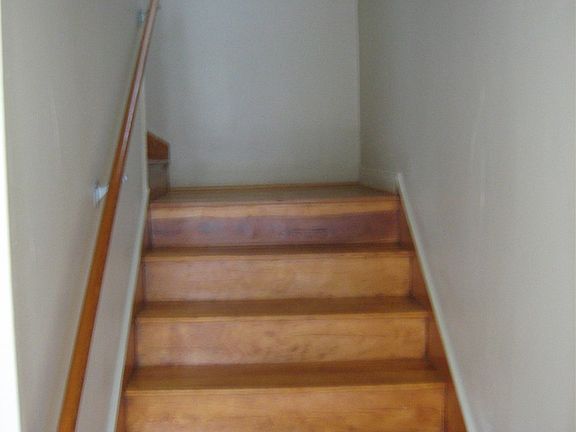 4th image of 2409 Russell Ave