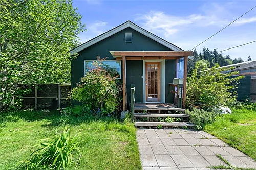 1335 E 1st St Photo 1 1335 E 1st St Photo 1