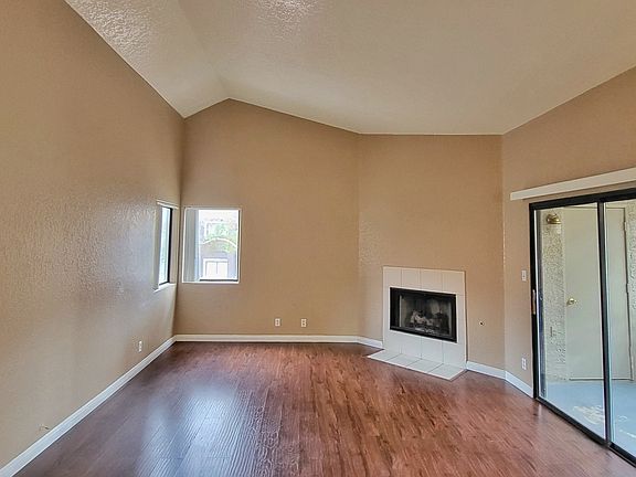2nd image of 5044 S Rainbow Blvd #206-1